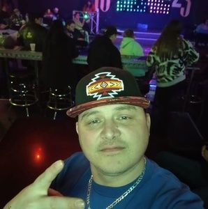 Meet your Posher, Zhris